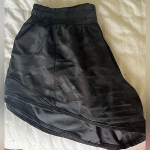 Black camo hottie hot lululemon shorts - 4 inseam